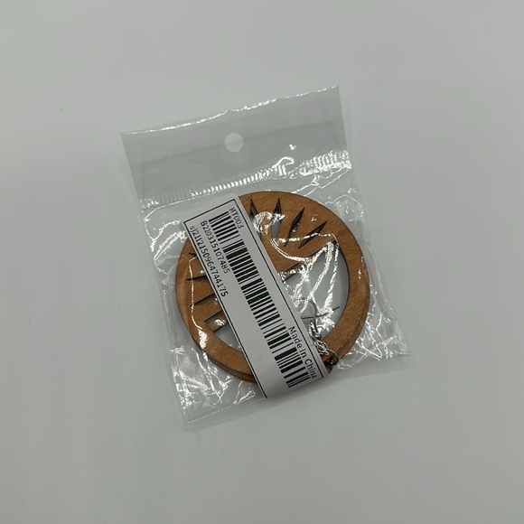 Wood boho earrings NWT - Picture 3 of 3